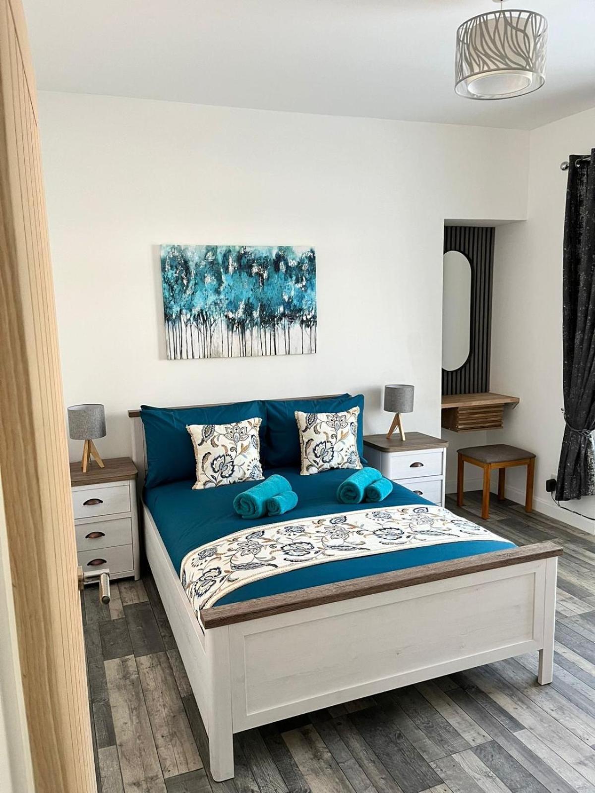 39 Wells Street Apartment *