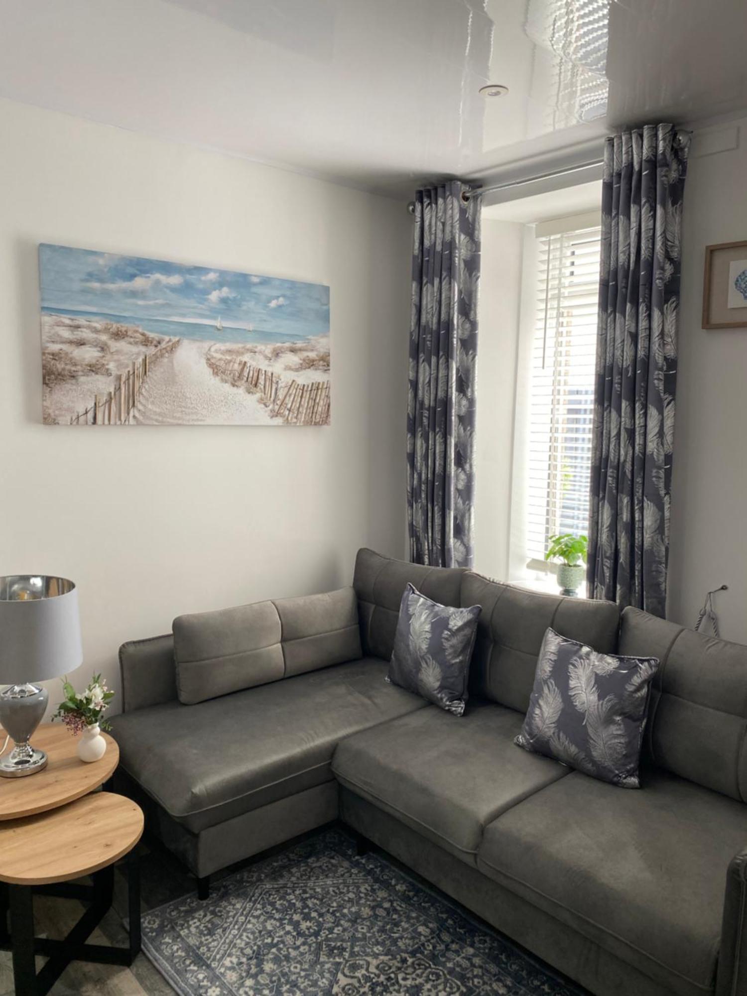39 Wells Street Apartment *