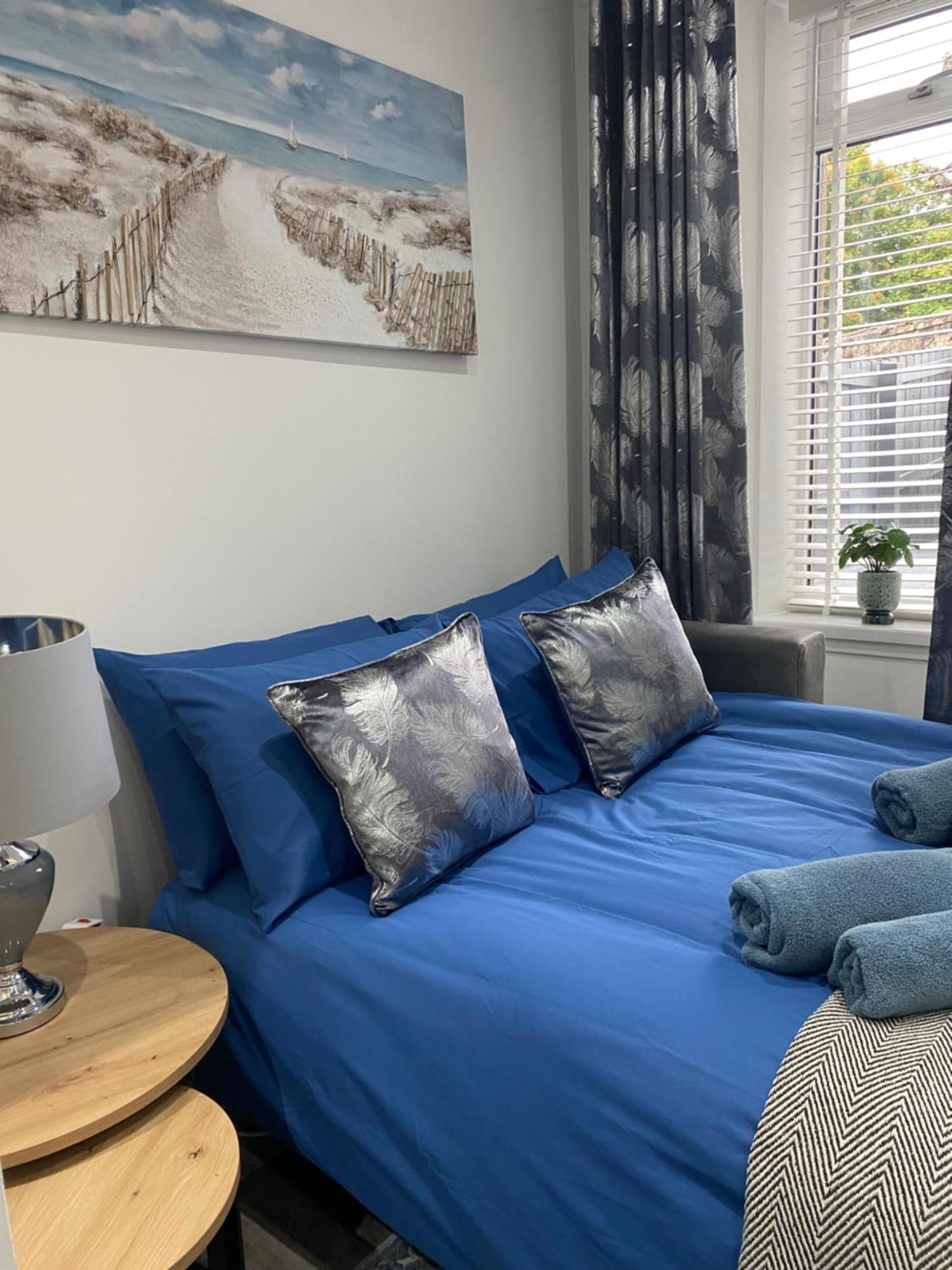 39 Wells Street Apartment *