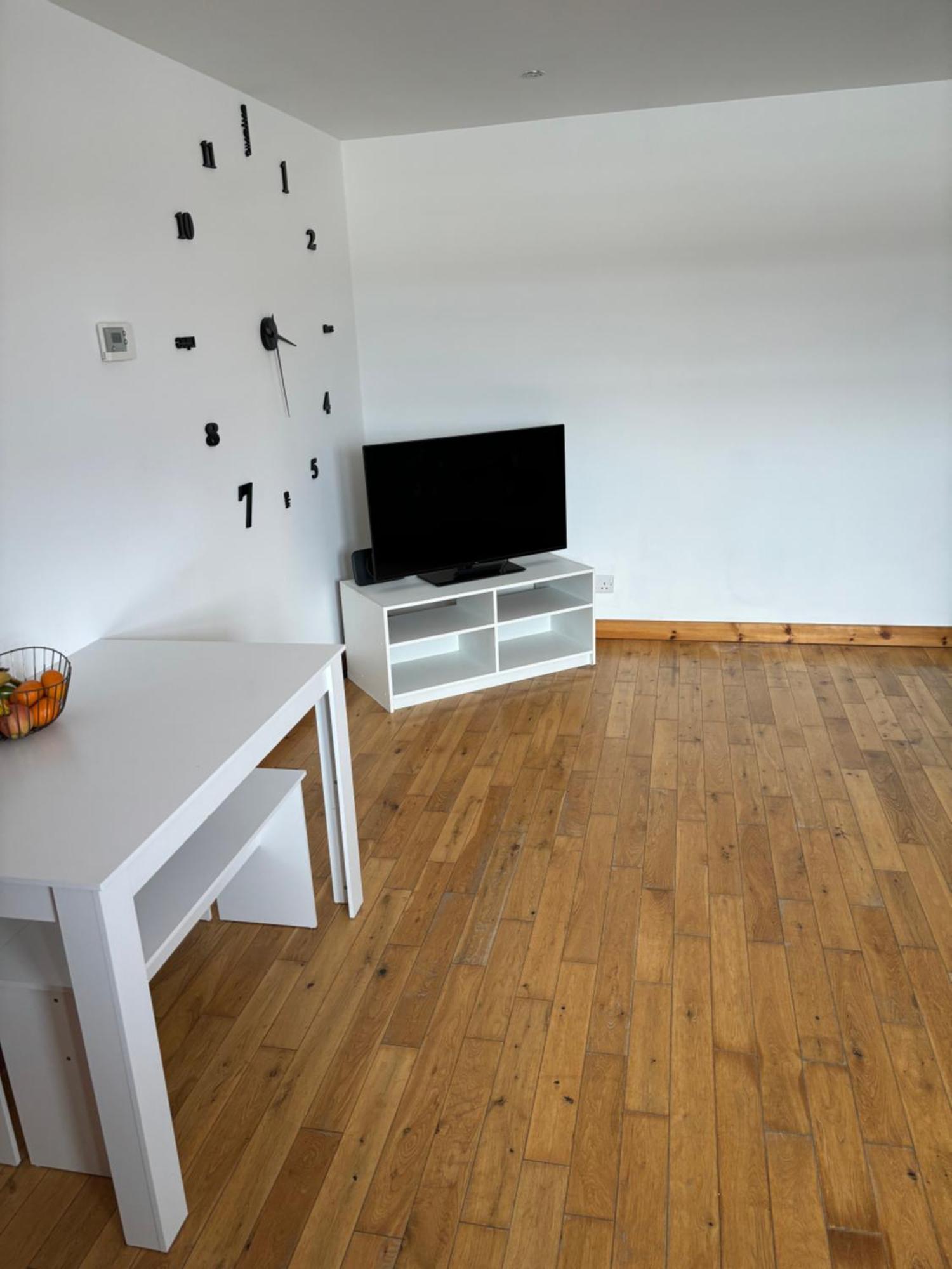 Maciver Farraline Court Apartment *