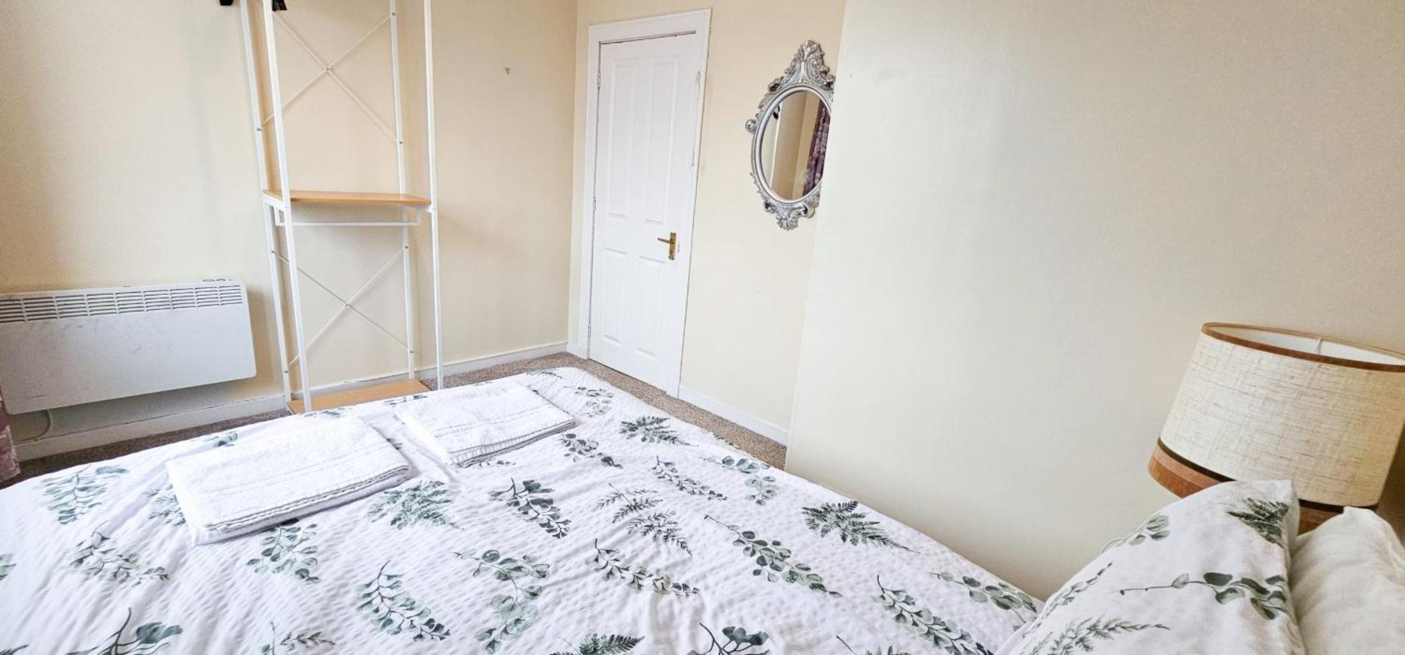1 Bedroom House - - River Canal Holiday home *