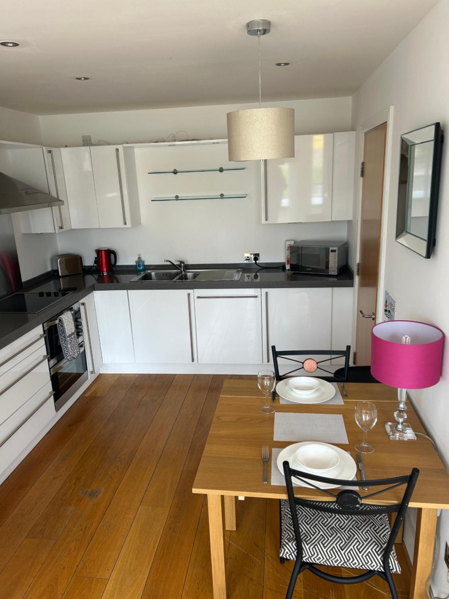 Apartment 1 Bedroom Castleview 404 *