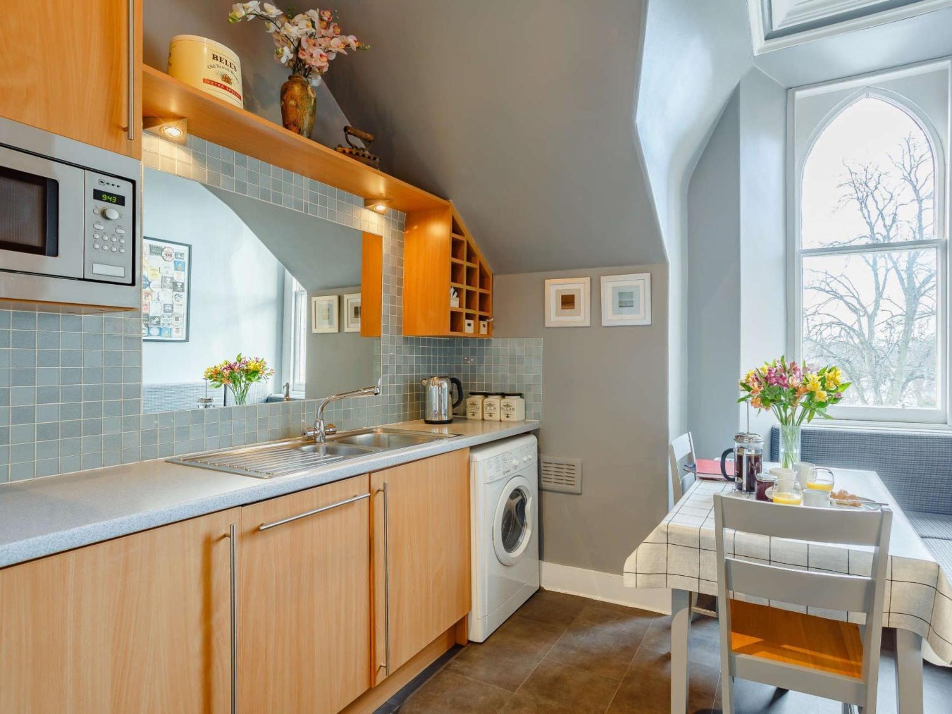2 Bed In Ca328 * Inverness