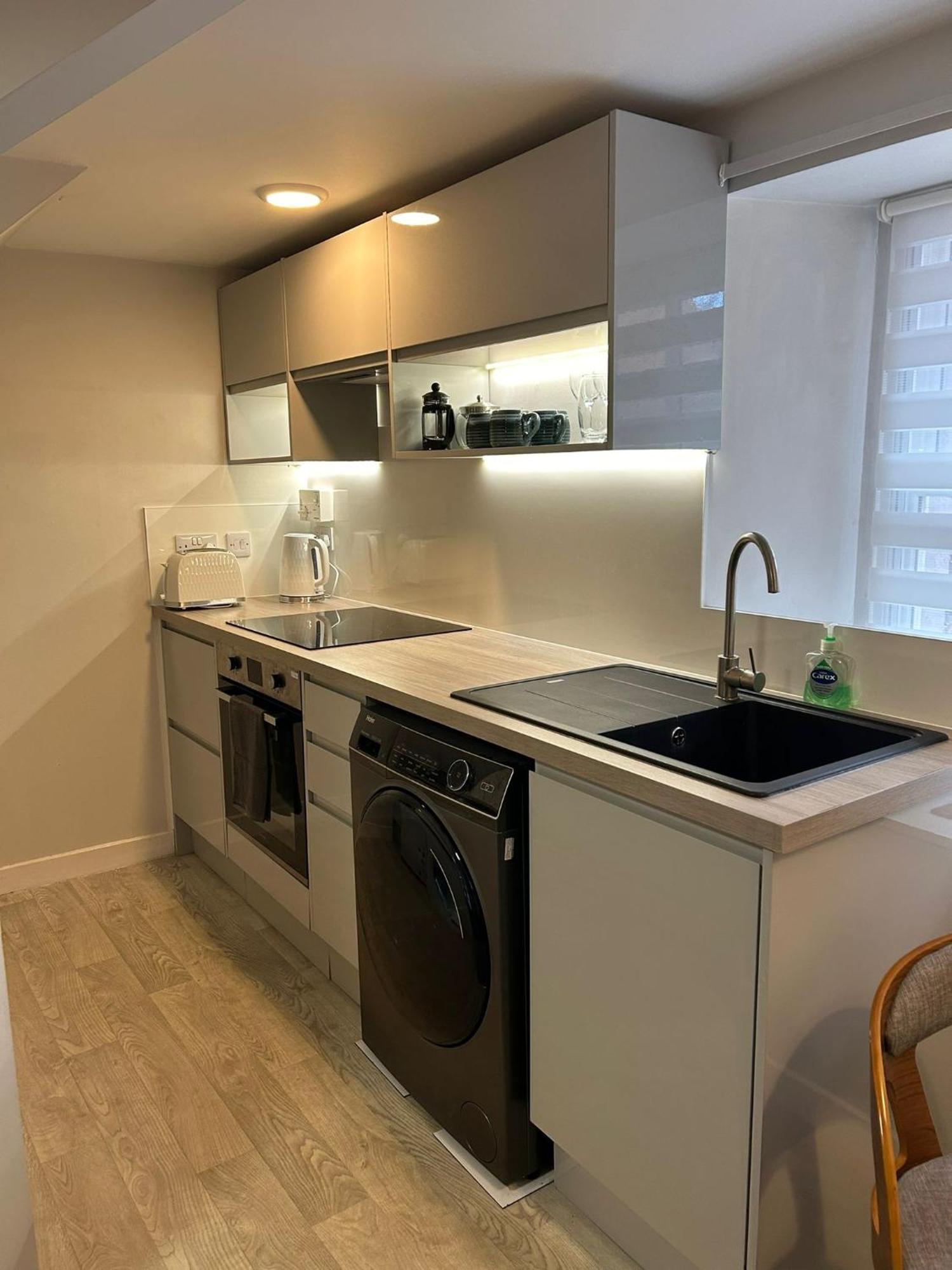 1 Bedroom Alexander Snug Apartment *