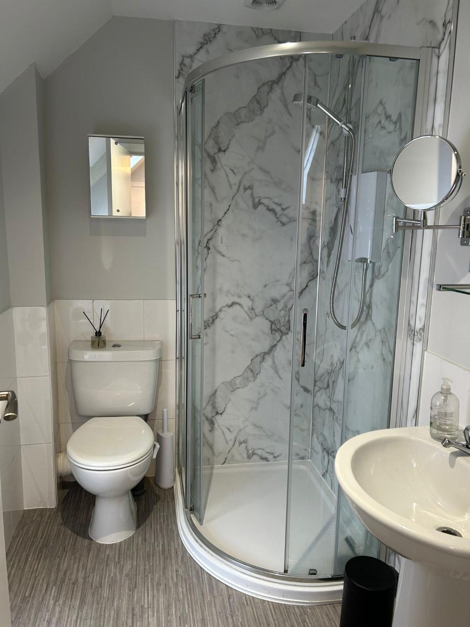 1 Bedroom Alexander Snug *