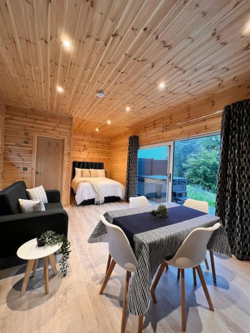 The Pod At Loch Ness Heights At Athbhinn, Iv26tu * Inverness