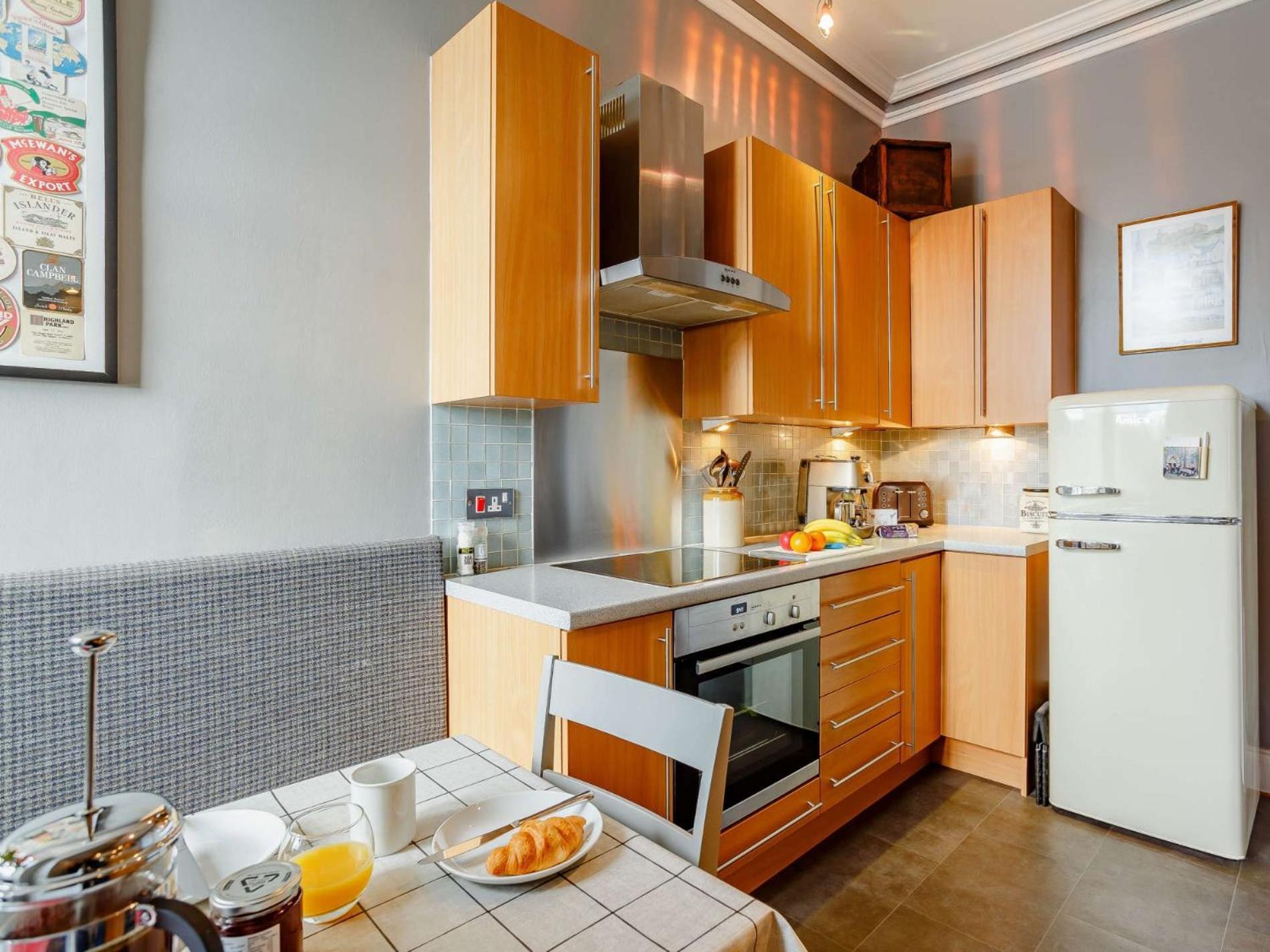 Apartment 2 Bed In Ca328 *