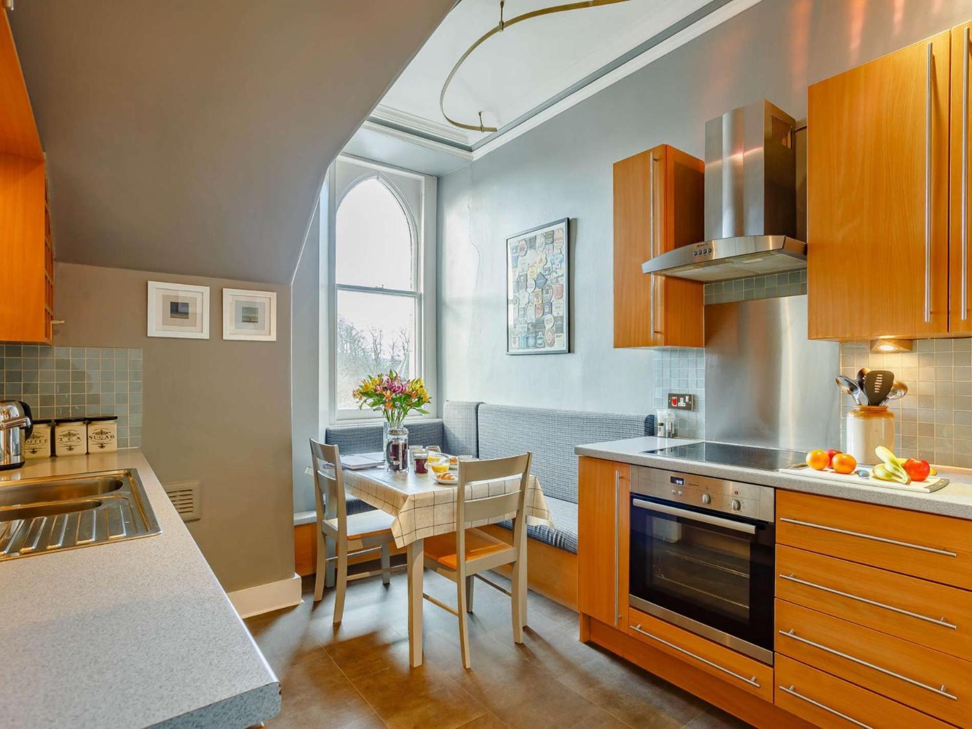 2 Bed In Ca328 *