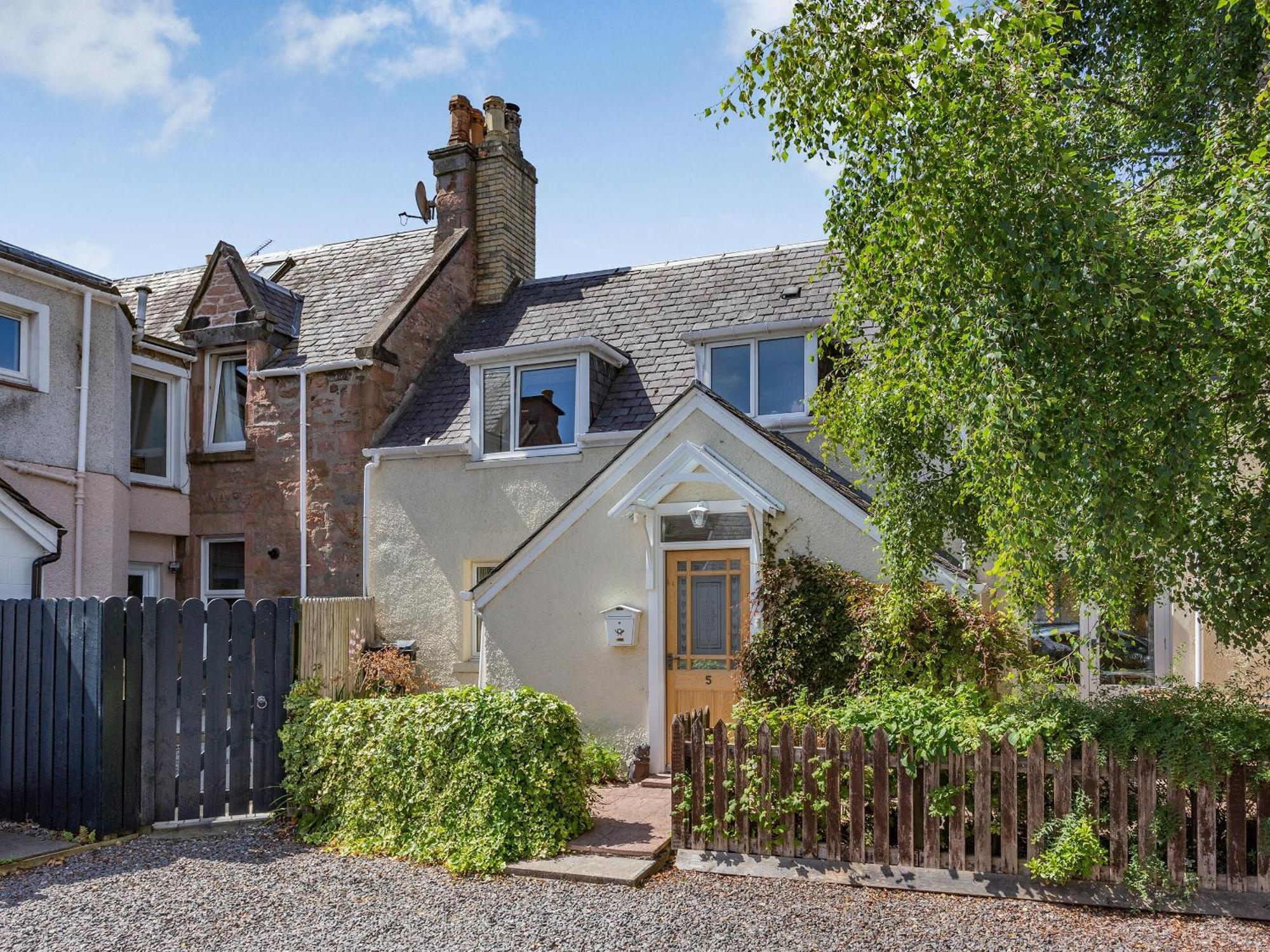 Willow - Uk39244 Holiday home