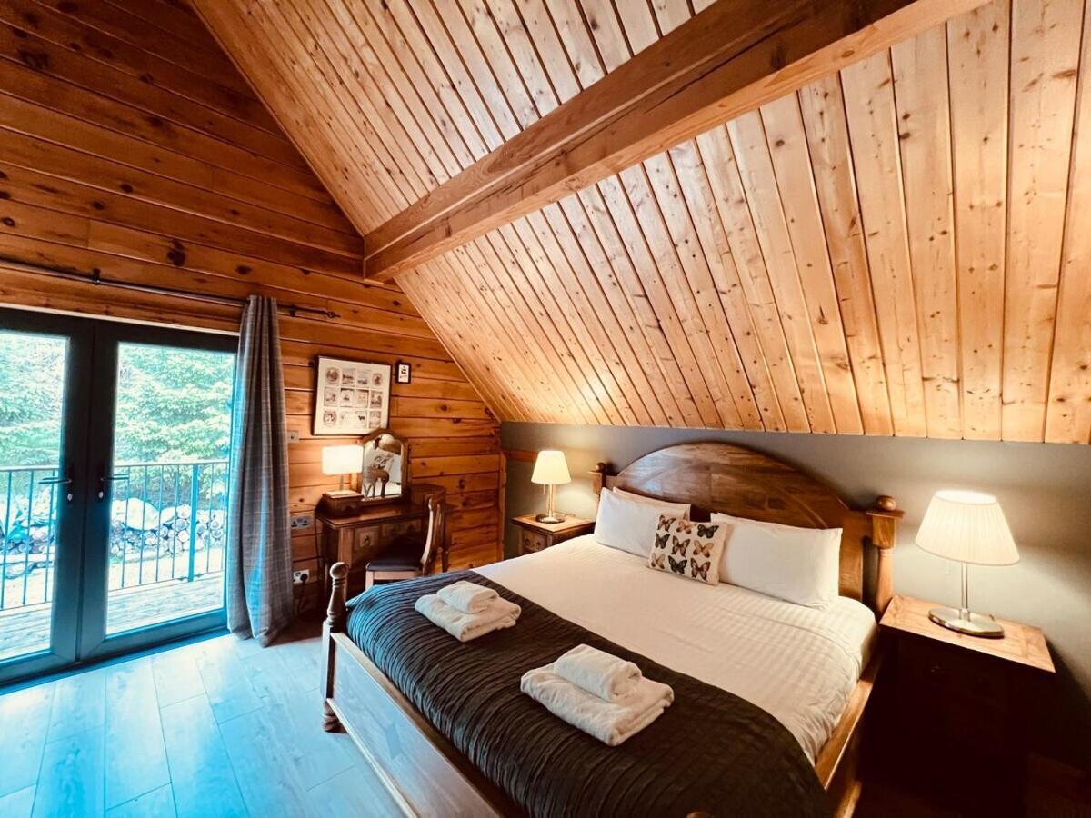 On Loch Ness Lodge Inverness