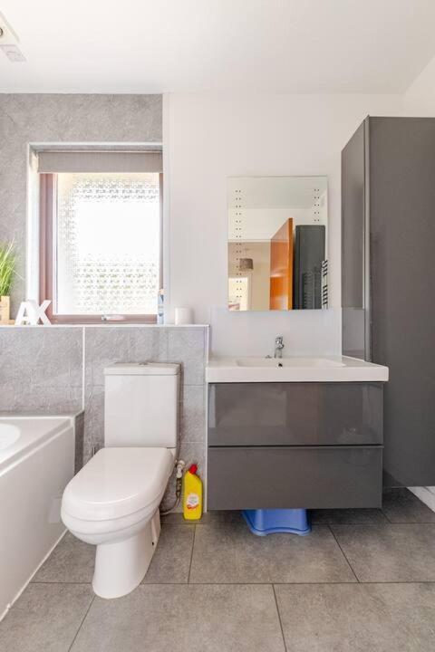 Apartamento Number 5, Muirfield Court