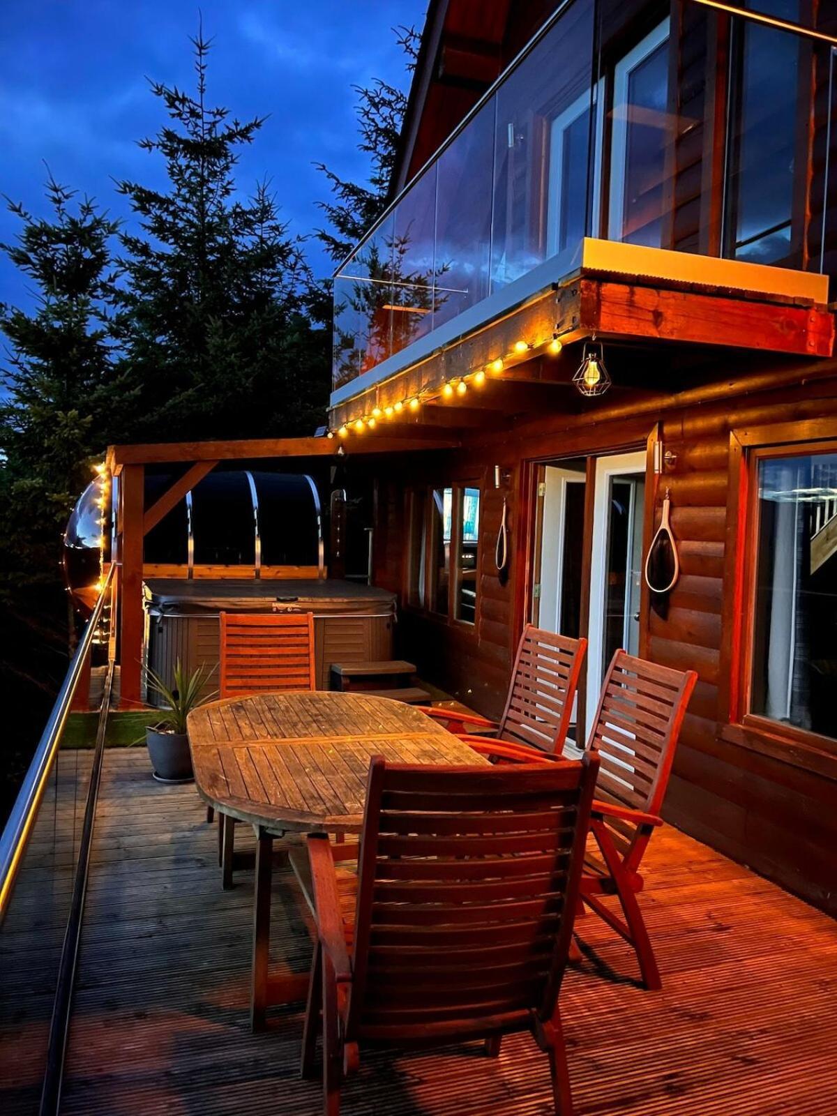 Lodge On Loch Ness *