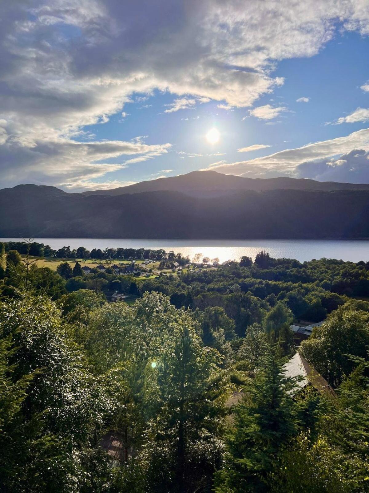 Lodge On Loch Ness