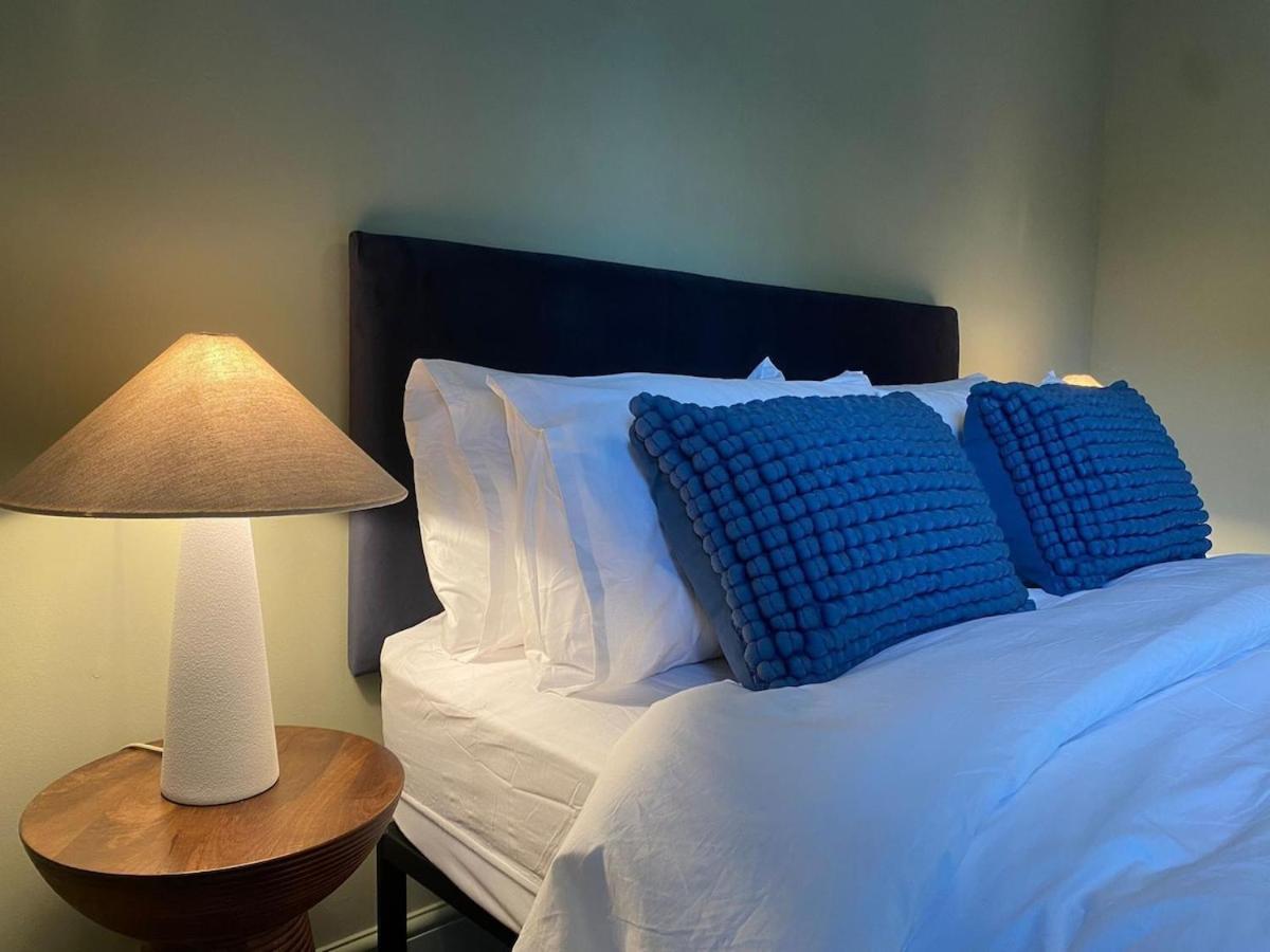 Apartment Spacious 2-bed With Free Parking *