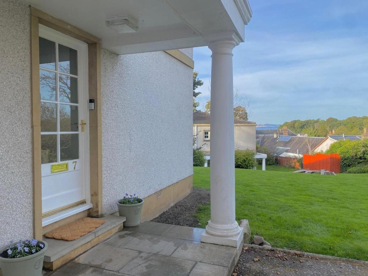 Spacious 2-bed With Free Parking *