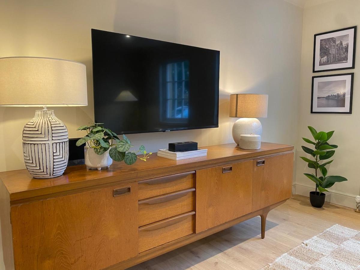 Apartment Spacious 2-bed With Free Parking