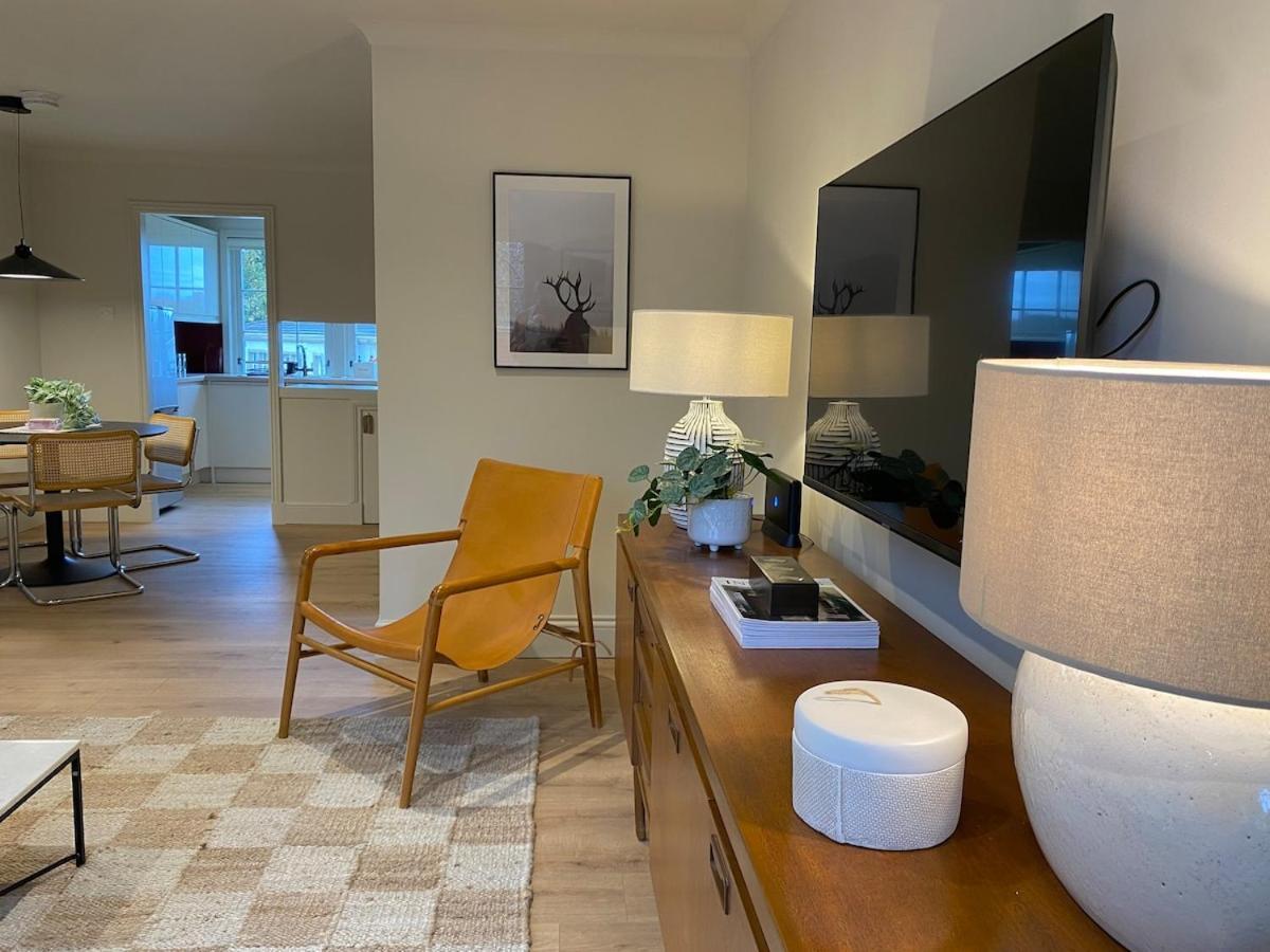 Apartment Spacious 2-bed With Free Parking *
