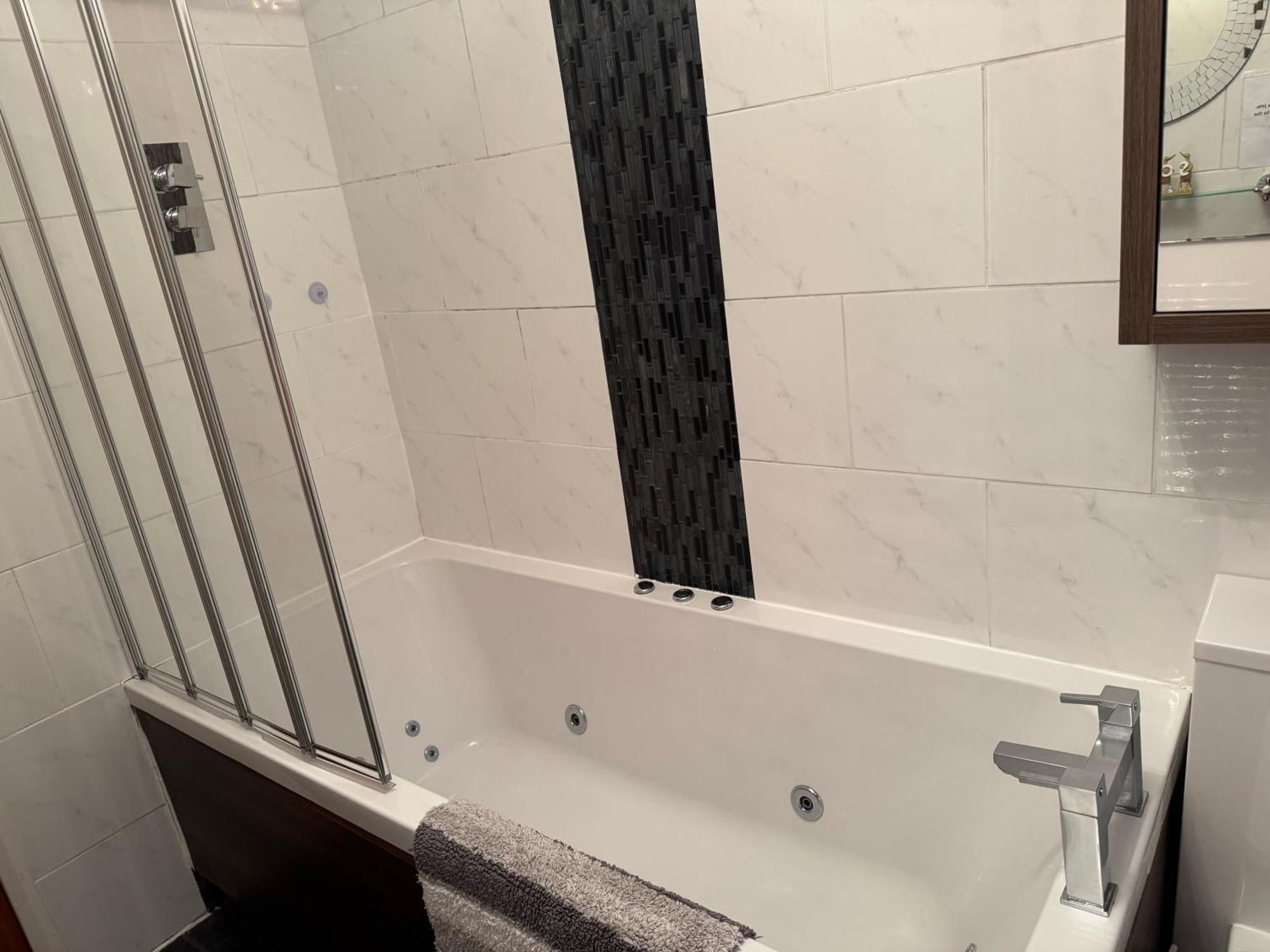 3bedroom 1bathroom 1 Shower In Quiet Area * Inverness