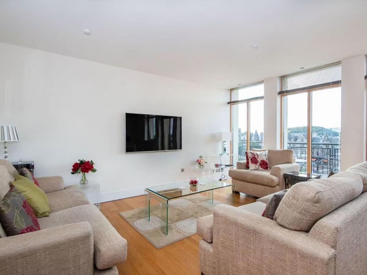 2 Bedroom Riverside 301 * Inverness