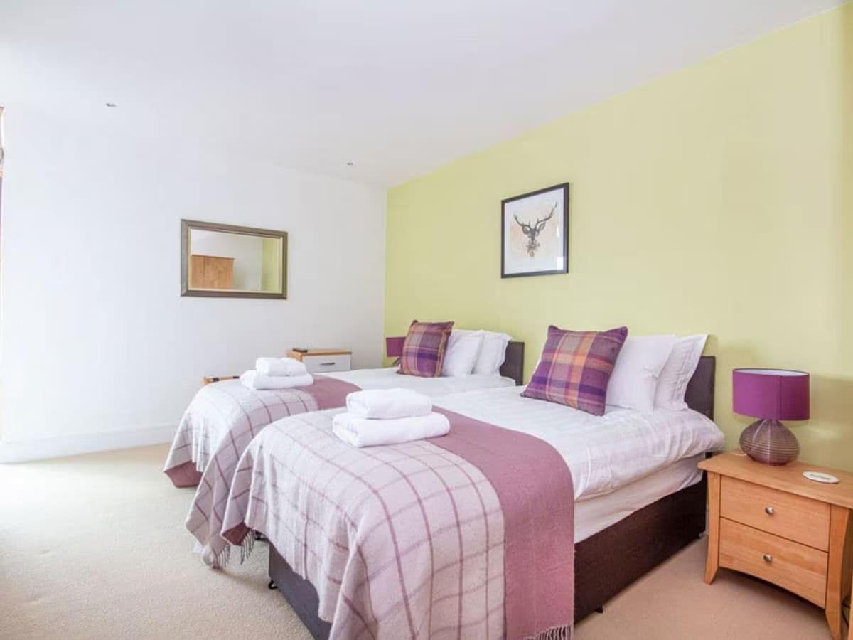 2 Bedroom Riverside 301 Apartment *