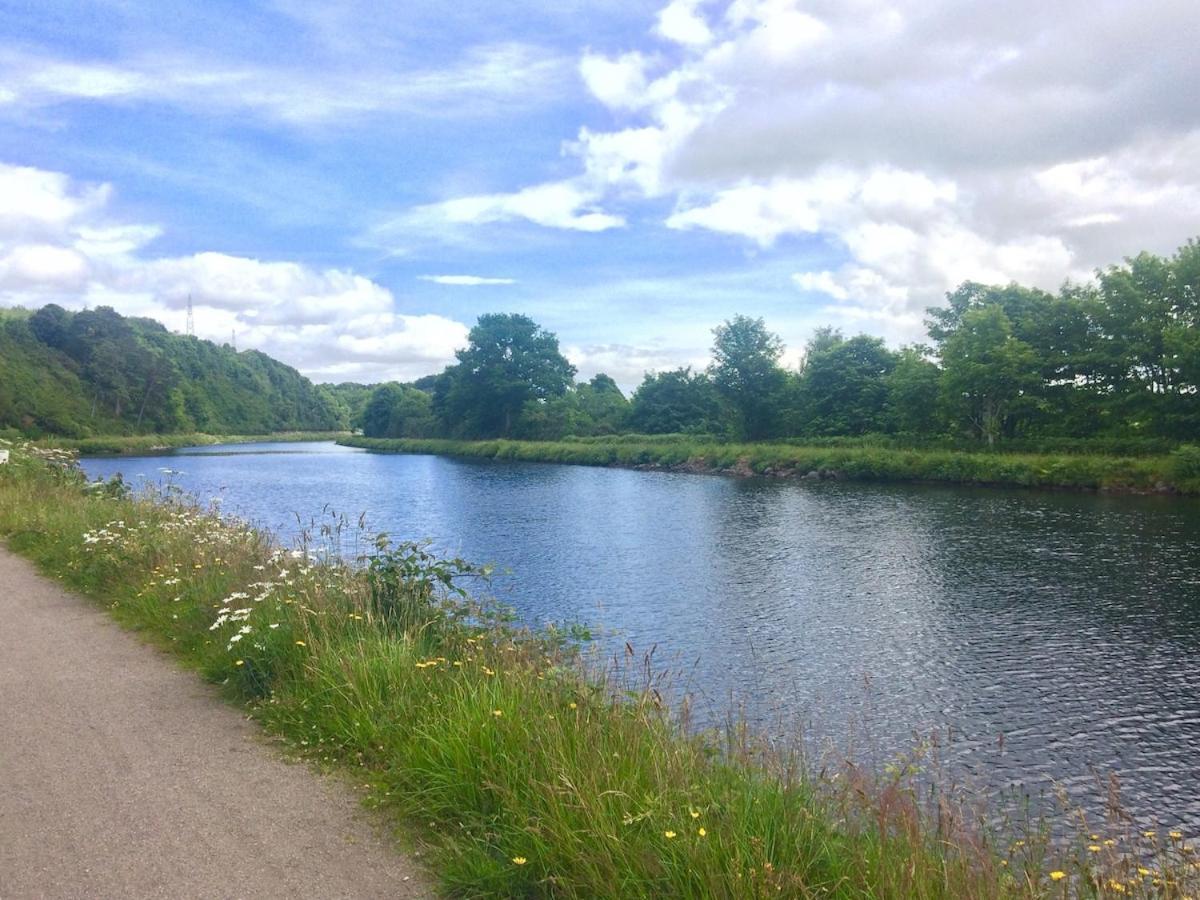 Holiday home Canal Side Cottage,on The Banks Of The Caledonian Canal *