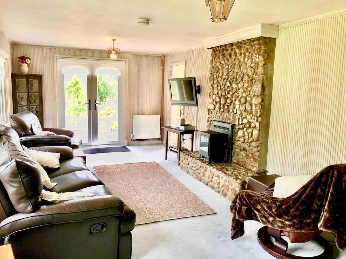Canal Side Cottage,on The Banks Of The Caledonian Canal Holiday home Inverness