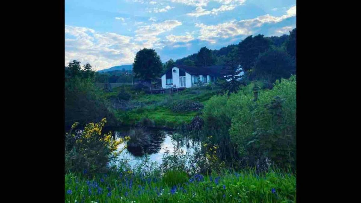 Holiday home Canal Side Cottage,on The Banks Of The Caledonian Canal