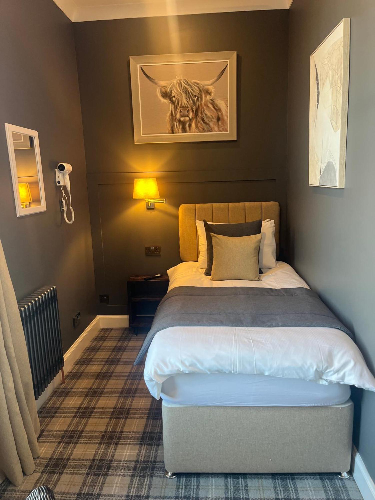 Fraser House 3*