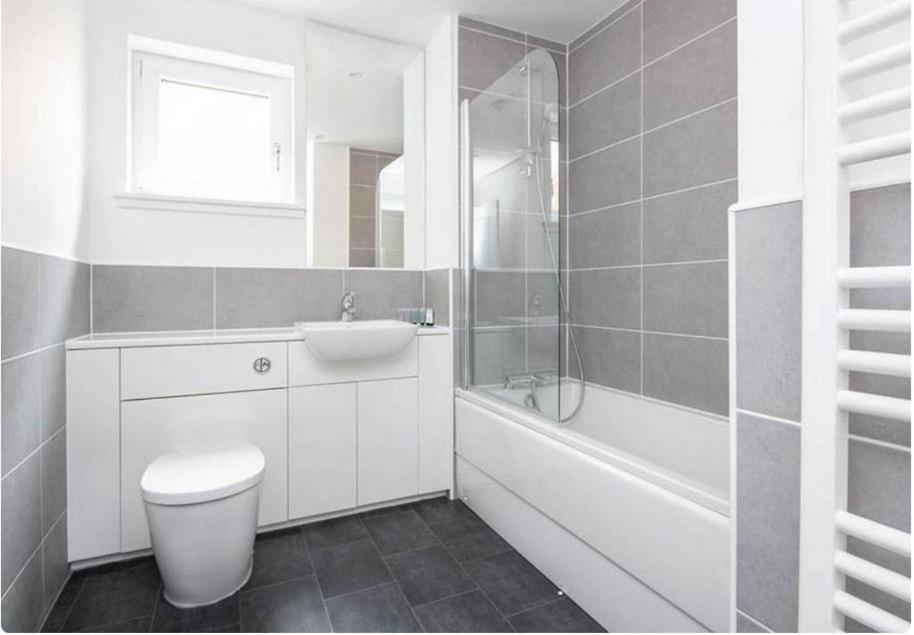 2 Bedroom Hedgefield 41 Apartment