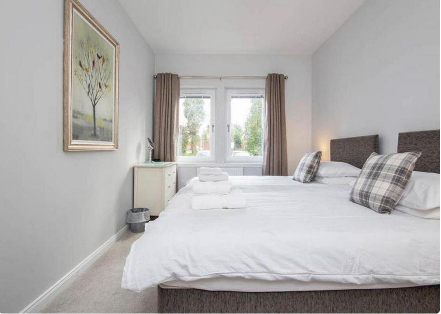 2 Bedroom Hedgefield 41