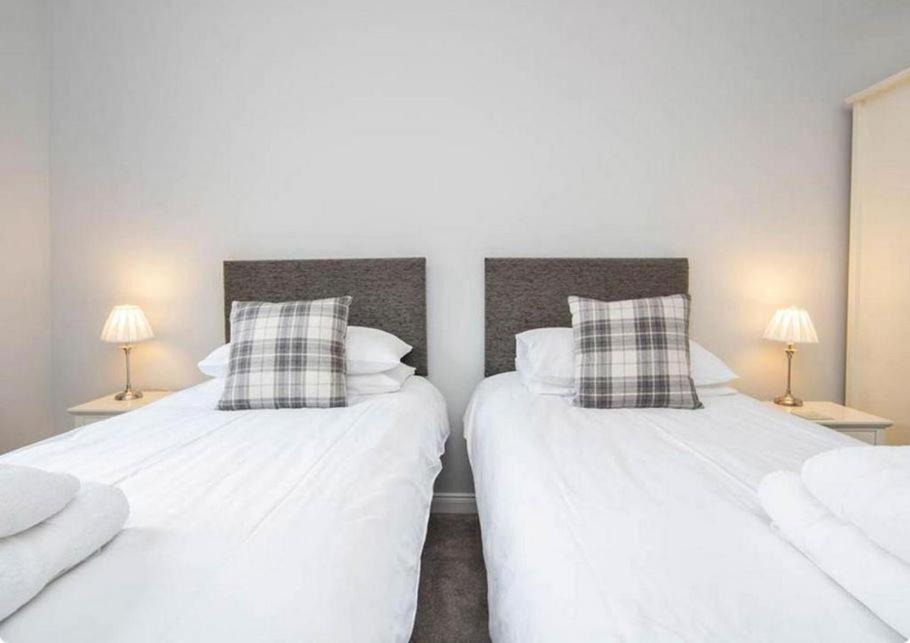 2 Bedroom Hedgefield 41 Apartment Inverness