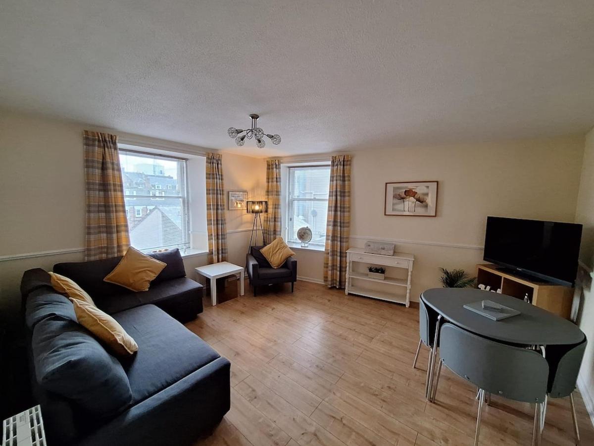 Apartment Centre *
