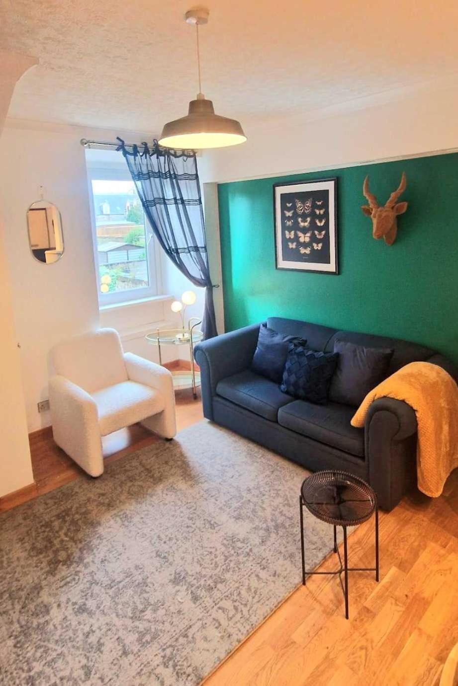 Cosy 1-bed In Apartment *