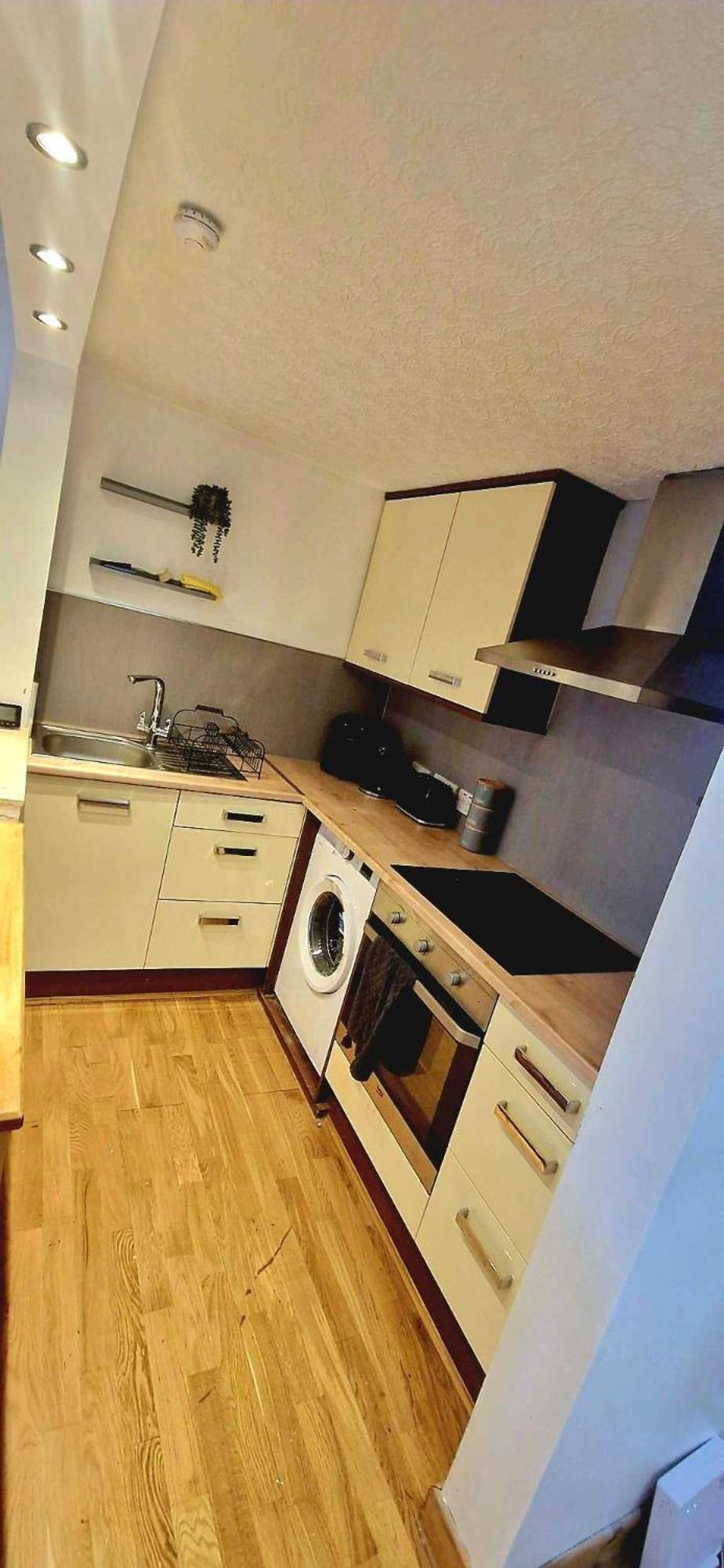 Cosy 1-bed In Apartment