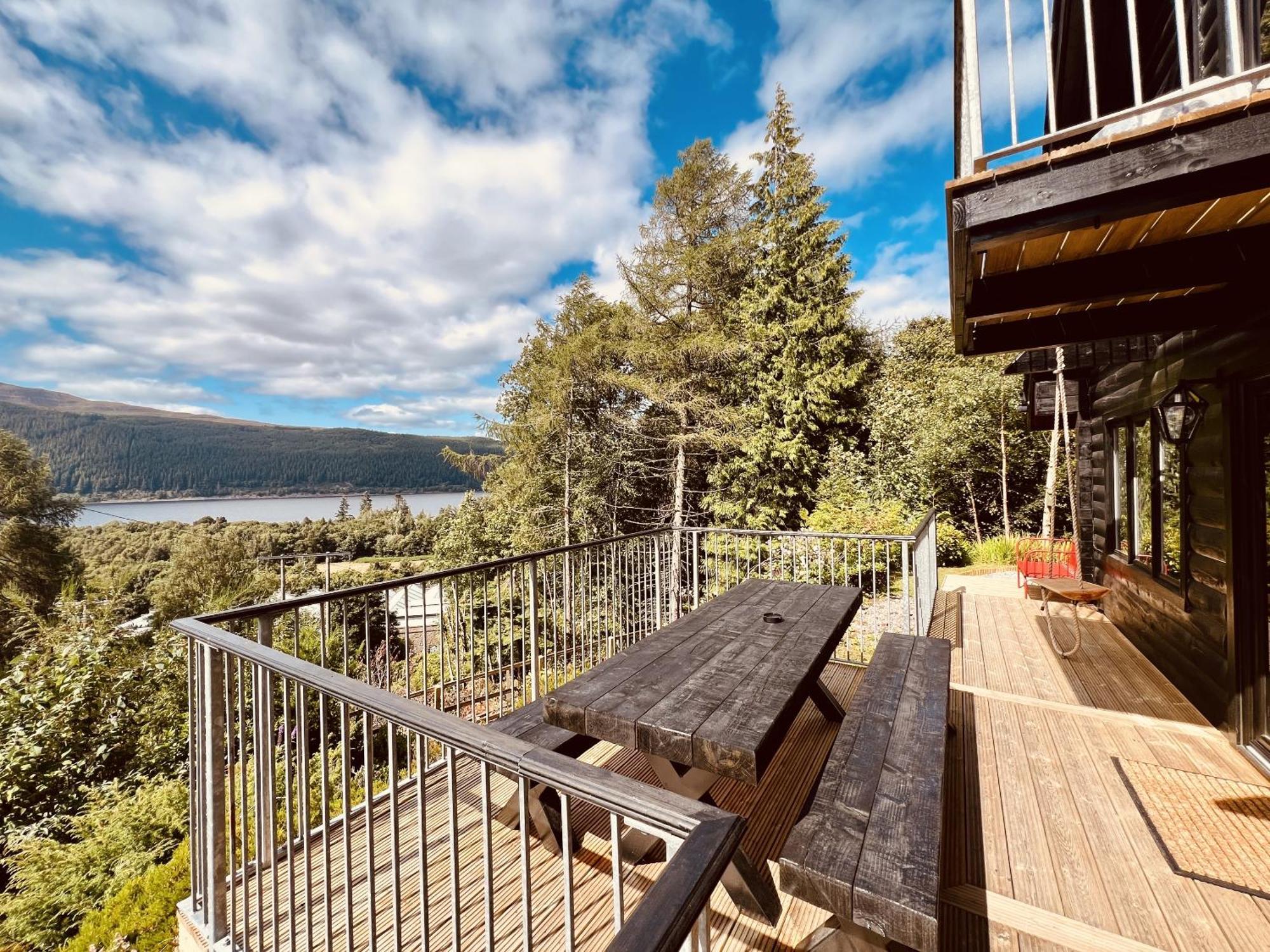 Lodge On Loch Ness