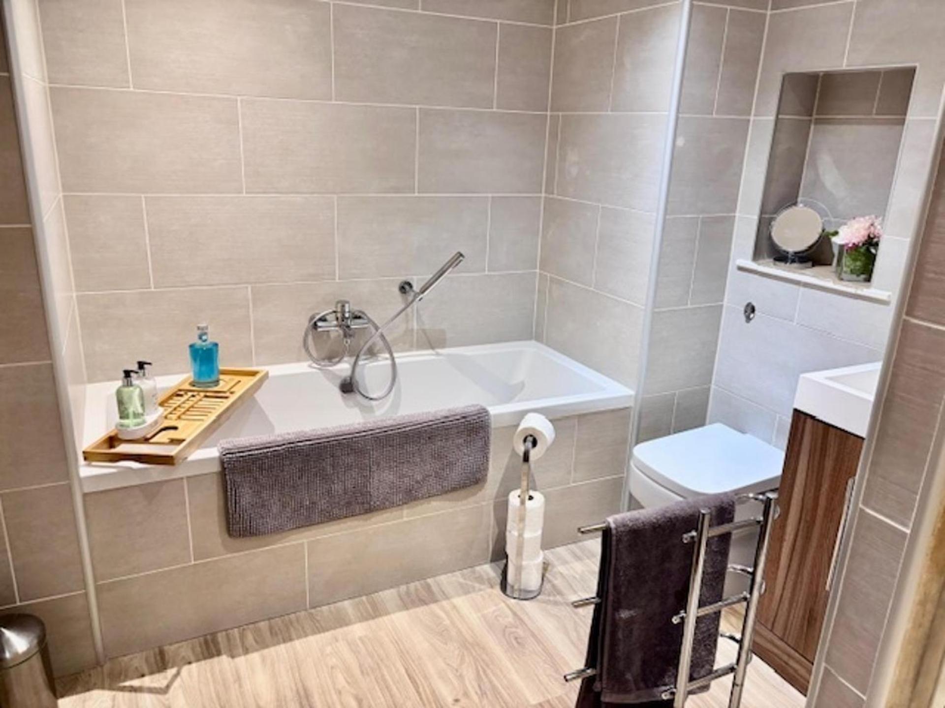 Stunning Spacious On River Ness