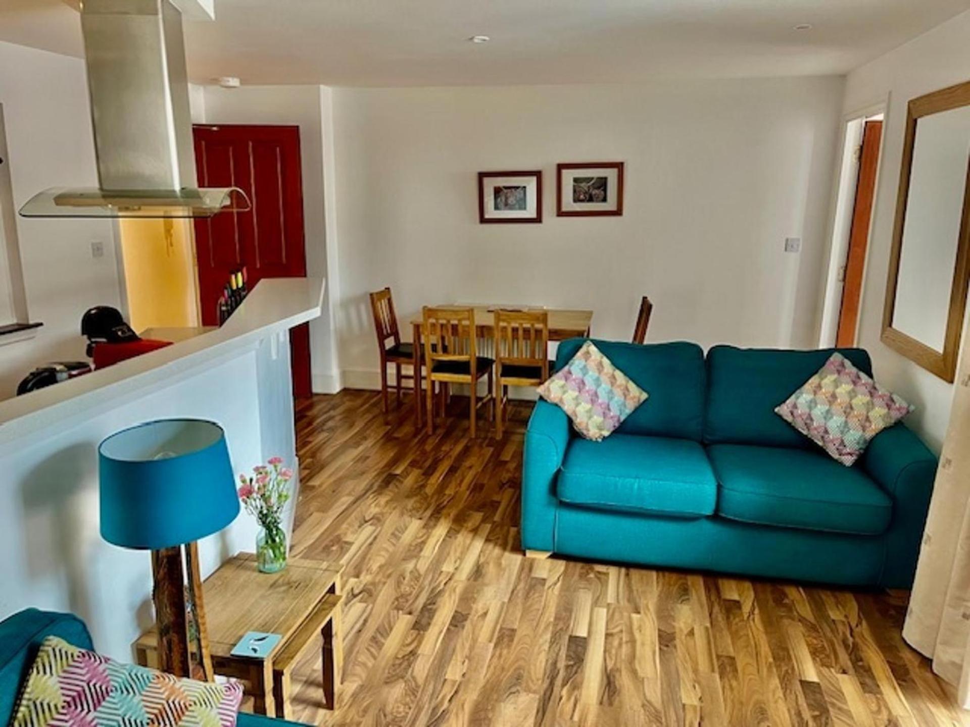 Stunning Spacious On River Ness