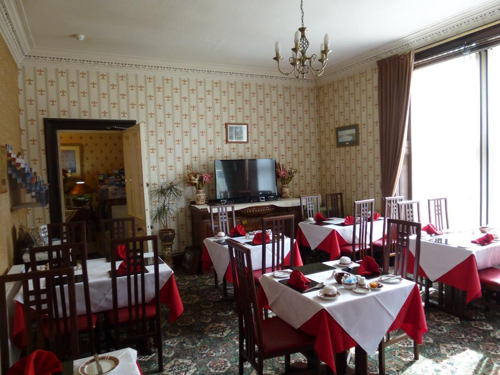 Guest house Macdonald House