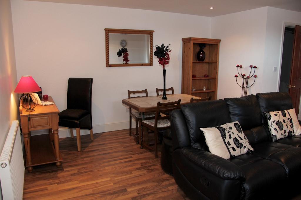 Apartment Scardroy Homes - 2 Bedroom With Parking Wifi Smart Tvs Sleeps Up To 6 *