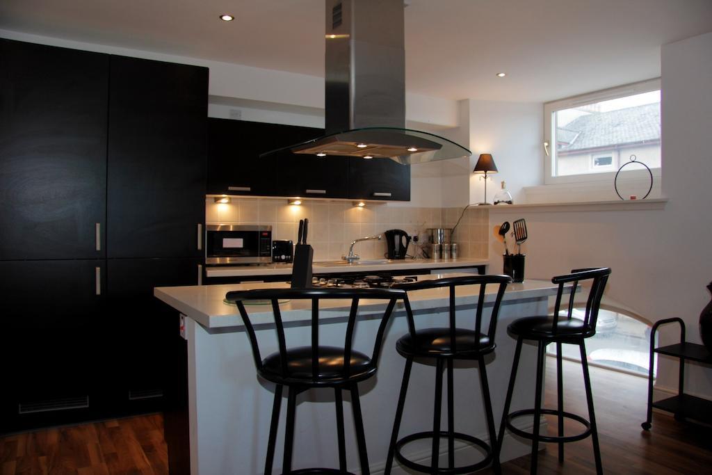 Scardroy Homes - 2 Bedroom With Parking Wifi Smart Tvs Sleeps Up To 6 *
