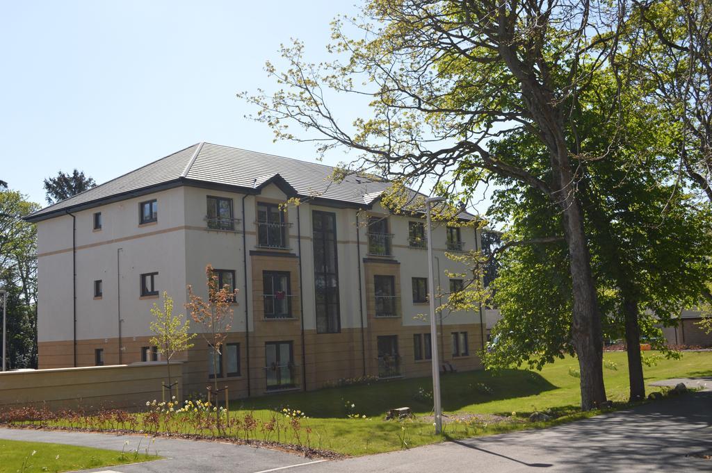 39 Hedgefield House