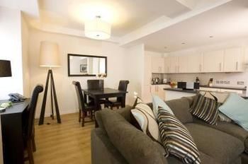 Apartment Inverness City Suites *