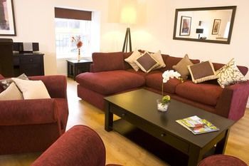 Inverness City Suites Apartment *