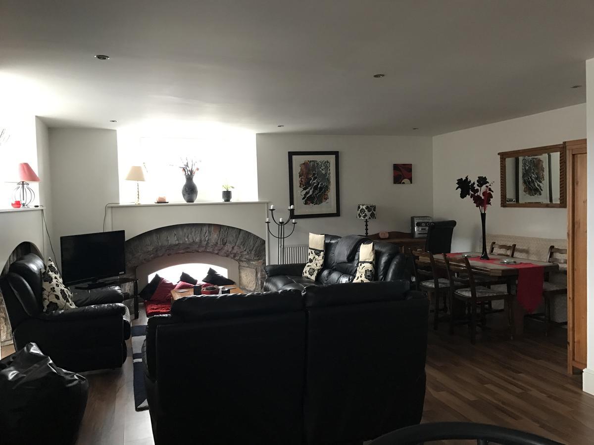 Scardroy Homes - 2 Bedroom With Parking Wifi Smart Tvs Sleeps Up To 6 Apartment Inverness