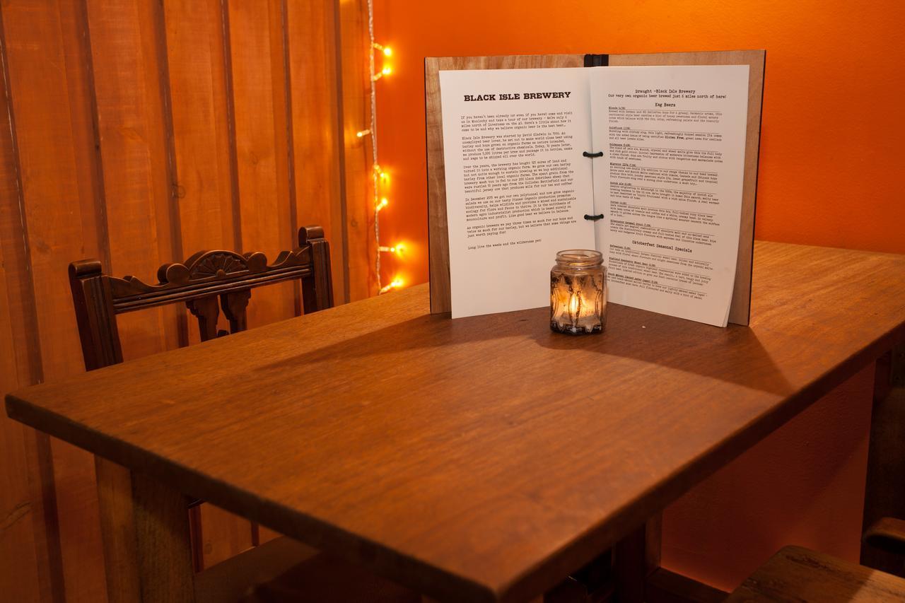 Hostel Black Isle Bar &