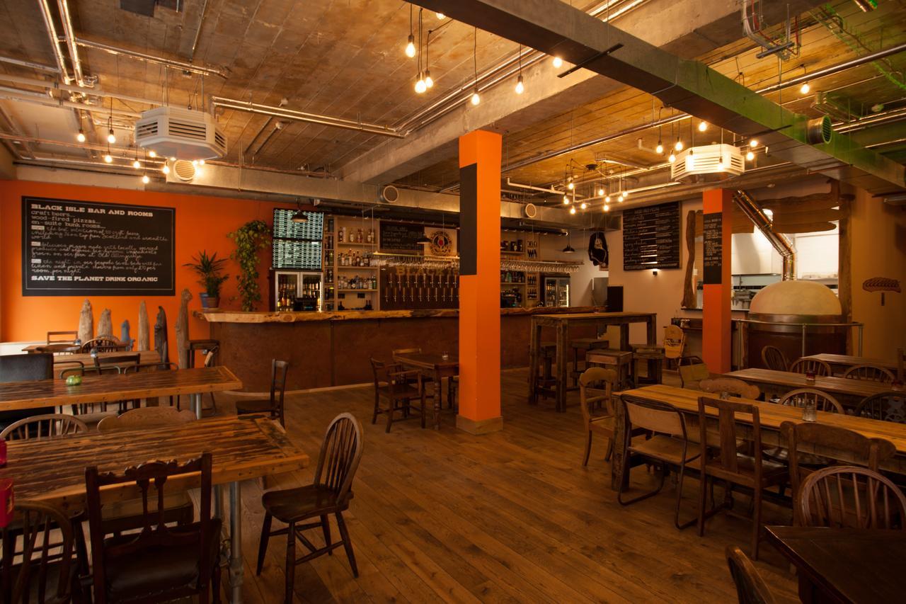 Hostel Black Isle Bar &