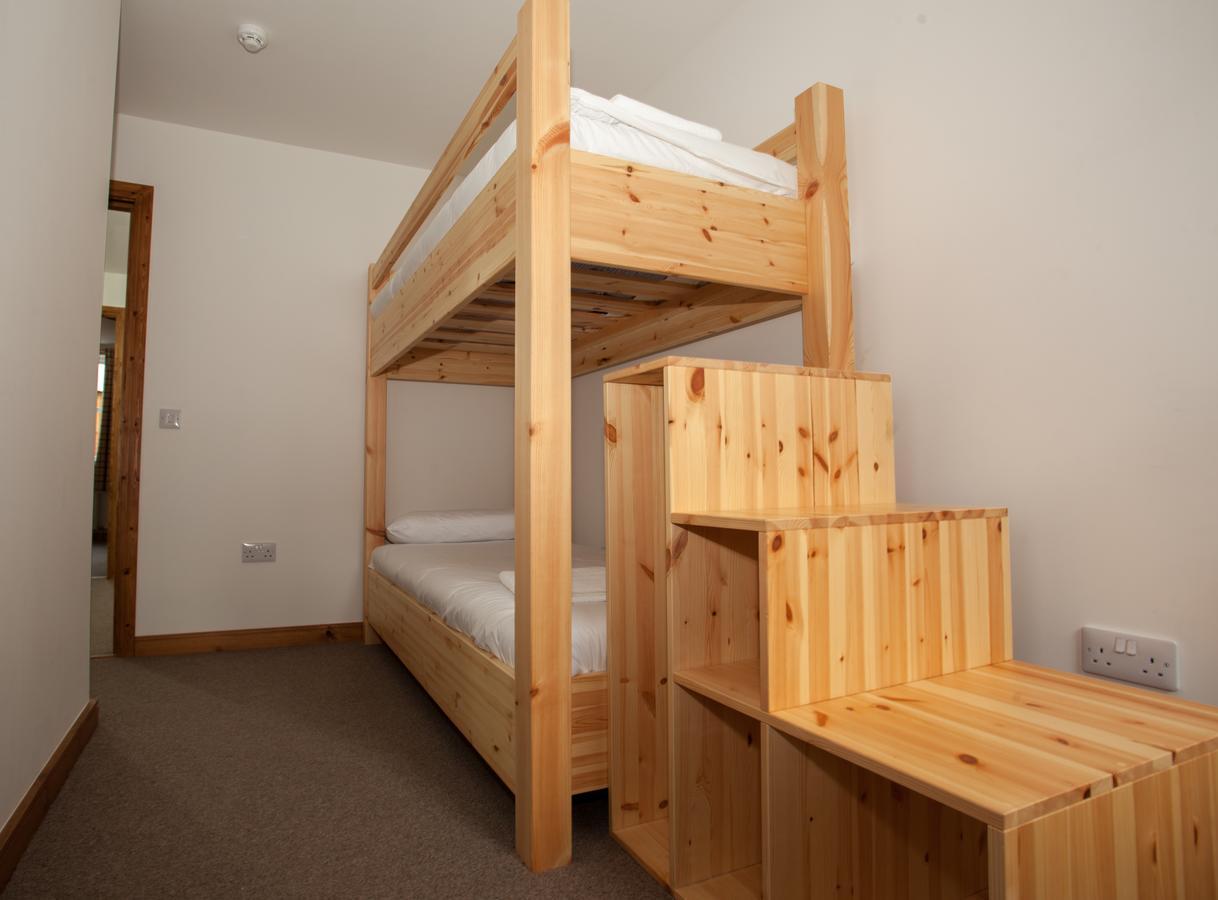 Black Isle Bar & Hostel *