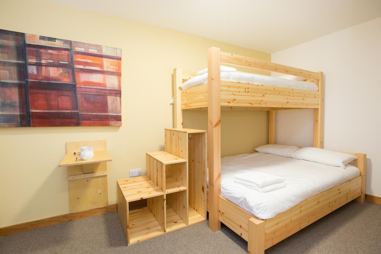 Black Isle Bar & Hostel
