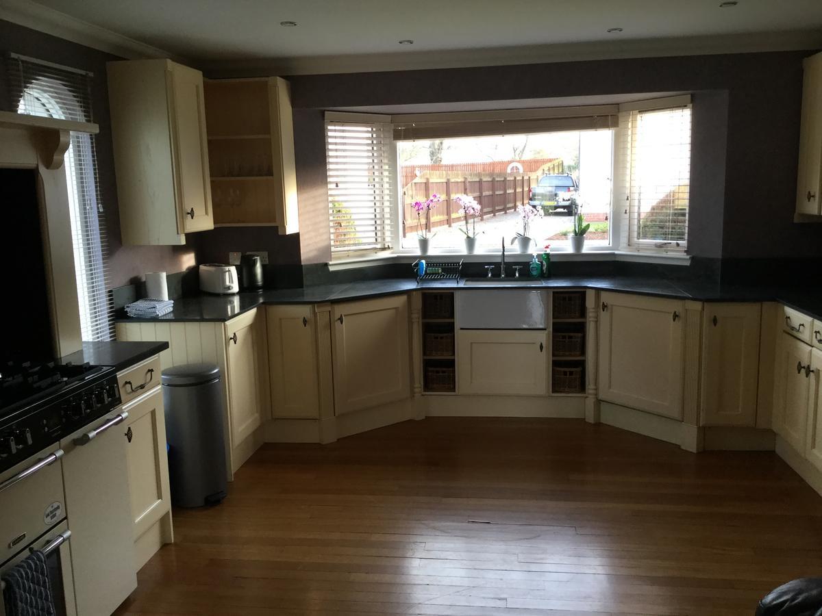 Apartamento West Heather House Free Parking