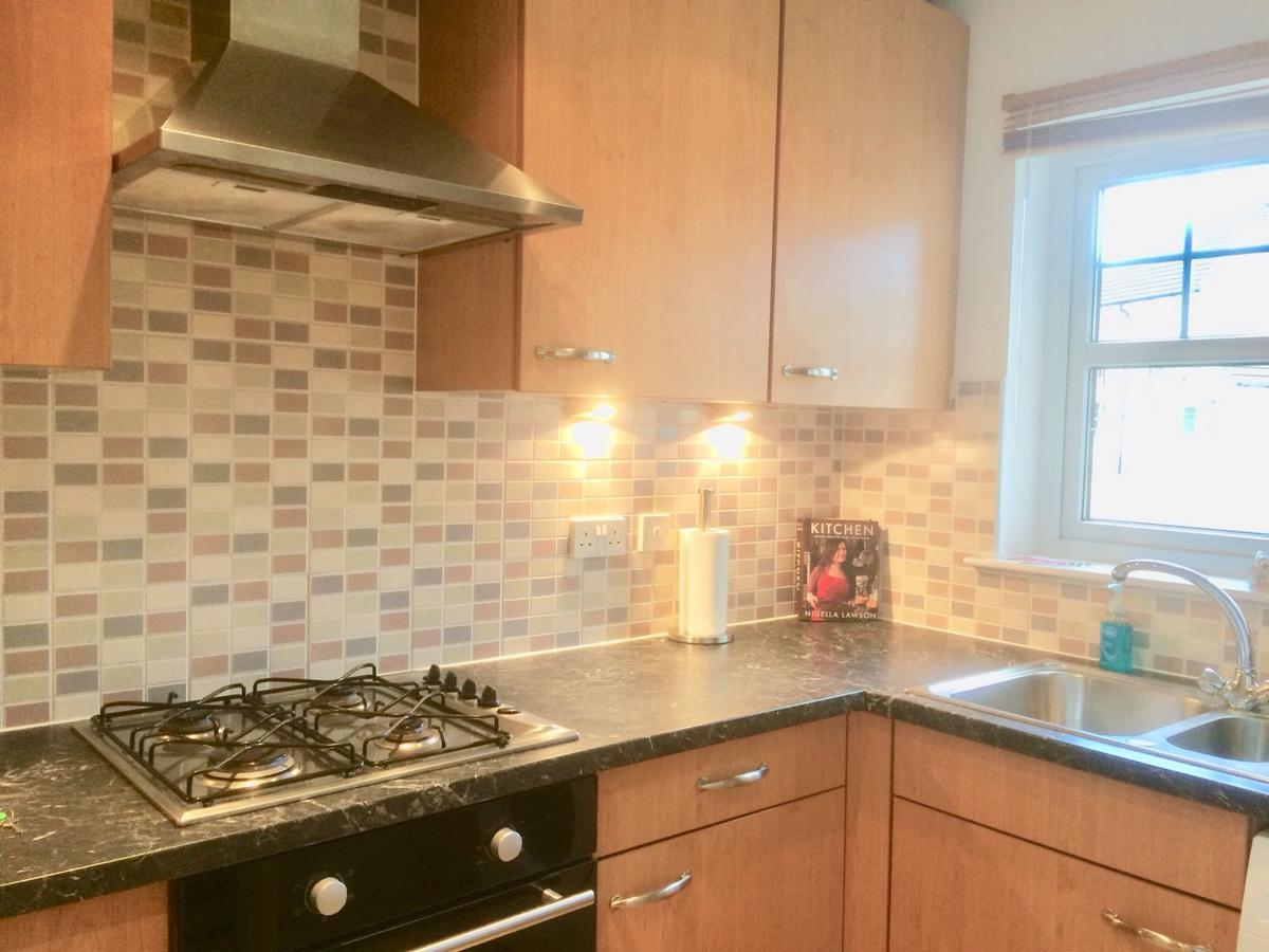 Nine Oaks Apartment *